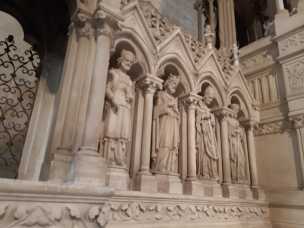 Eglise_StJulien_MaitreAutel_TousSaints.jpg