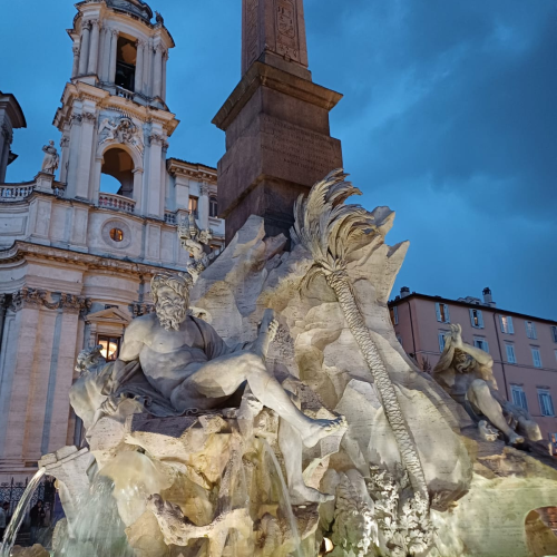 Fontaine Place Navone